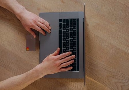 công bằng 8Day